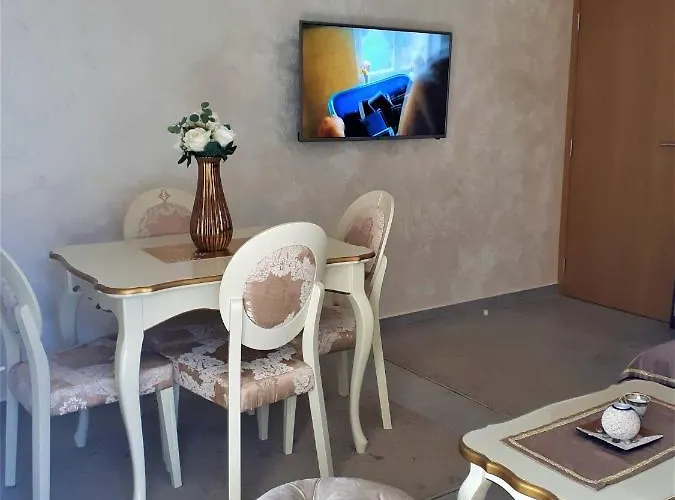 아파트 Soko Day 1 *